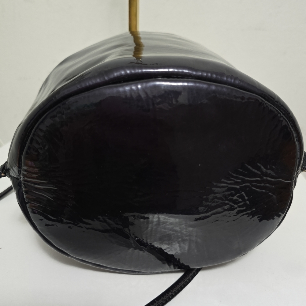 Elegant Black Patent Leather Bucket Bag - Picture 7 of 10